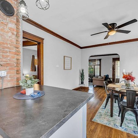 Beautifully Remodeled Duplex Apt In West Blvd Cleveland Esterno foto